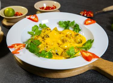 Ốc hương xào bơ cay